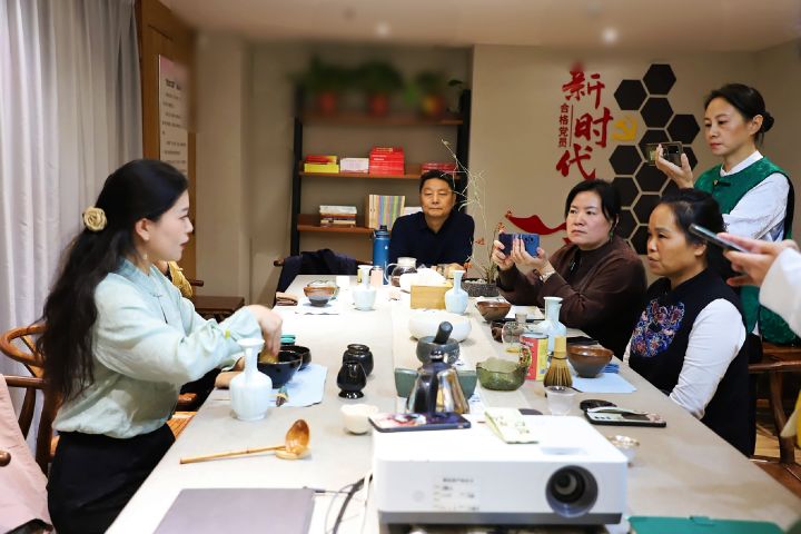 2023西安闺蜜下午茶约会中式茶空间共享商务洽谈截图