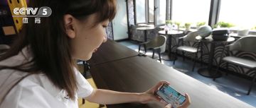 米宝探班女篮备战，被韩旭隔扣欢迎