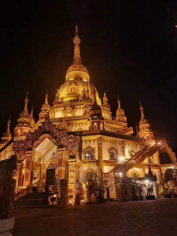 《旅行者》 2