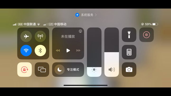 这个怎么玩啊。 根本没办法玩。官方大大。你看看这个游戏怎么玩，赶紧修复一下bug截图