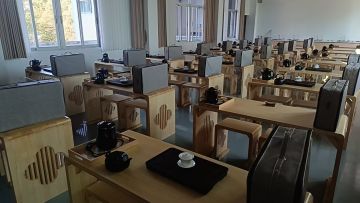 09年经常写校园生活的女孩子求搭子中