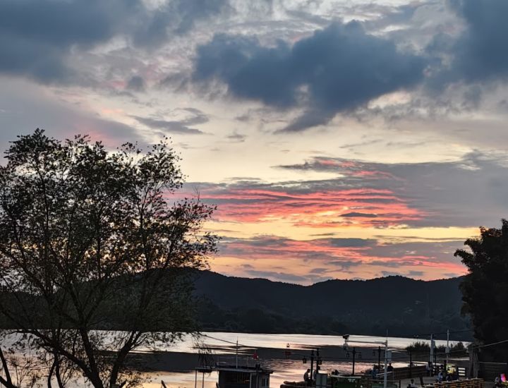 想和艾冻冻去看夕阳截图