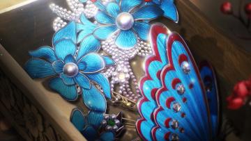 #summer的爆料早班机#一念为焰，灼尽浮华旧梦。