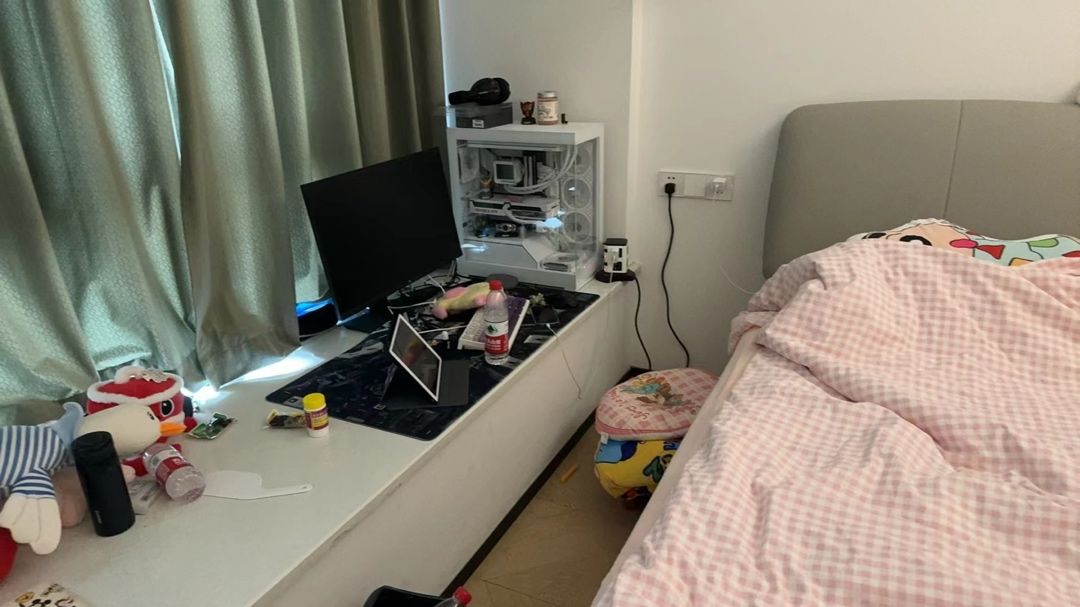 今天27了,我的电竞房 1