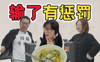 看过手牌大叫一声，任由技能如雨点般落下！