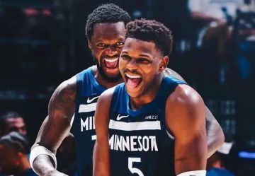 【季后赛战报0428】森林狼险胜湖人夺赛点，利拉德疑似跟腱断裂