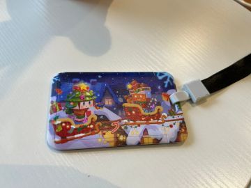 【晒图留言赢周边】抽取实物圣诞卡套！抽取圣诞礼包码！