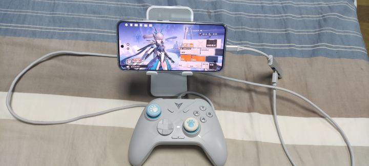 完全不需要再买个专门外接手机的手柄嘛截图