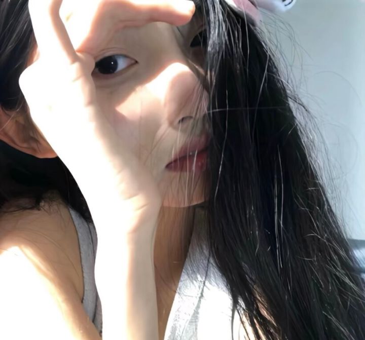 这个游戏氛围感很不错,能很快把人的视觉效果带走,制作的也很好,只是地图很难找。截图