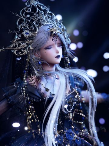 世人盼我降临，却又将我审判