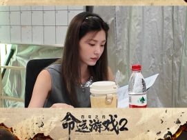 方芷莲花絮来啦~认真工作研读剧本的瑶瑶好美！