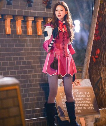 林志玲COS小乔，脖子以下全是腿，可惜没有戴假发，大乔造型绝美