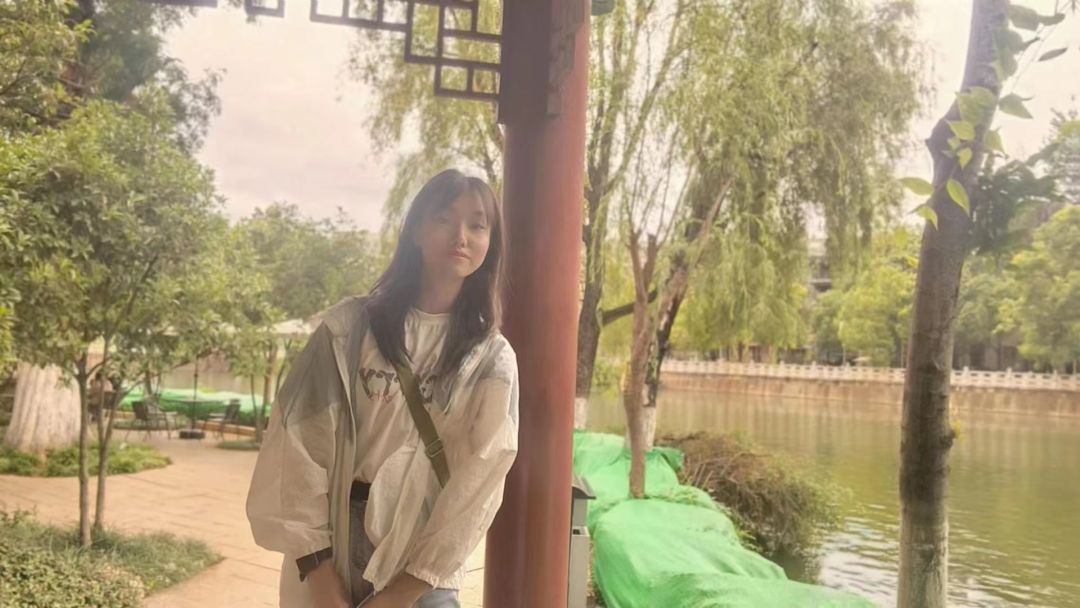 边玩游戏边喝奶茶真香 2
