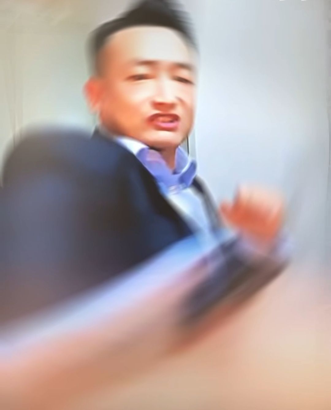 我才不要这垃圾,我要收集皮肤😡 3