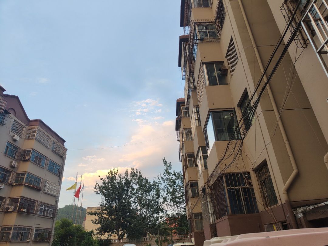 生活虽苦 但景自美 12