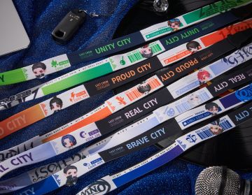 ✦《最后的厂牌》X GSM 三合一数据线挂绳实拍图公开✦
★三合一数据线挂绳现货已上架，欢迎主理人移步【goodsmile官方旗舰店】店铺选购。如有任何问题，欢迎咨询店铺客服！