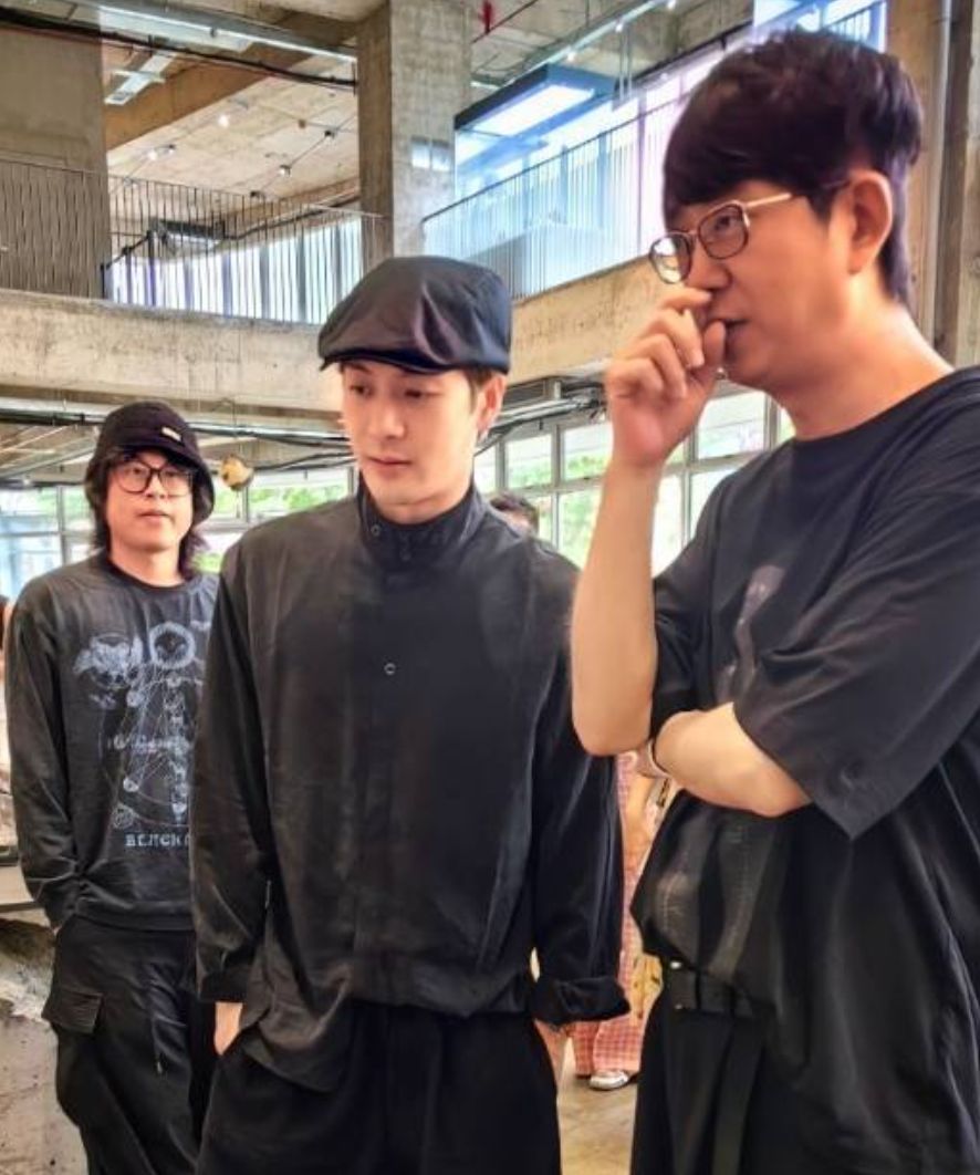 梦幻同框!王嘉尔现身黑神话线下店! 2