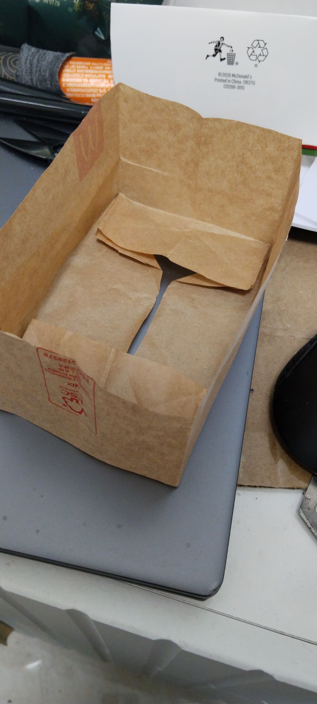 手工复刻了麦当劳纸袋底部的折叠工艺 2