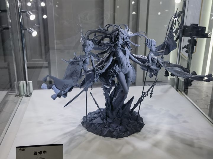 玩到火环了,实际玩到也觉得很好玩,给个机会测试让鼠鼠再玩玩吧😭差一个血条打完,结果限时不然就刮赢了)买了一个徽章和纳叶的吧唧捏(截图