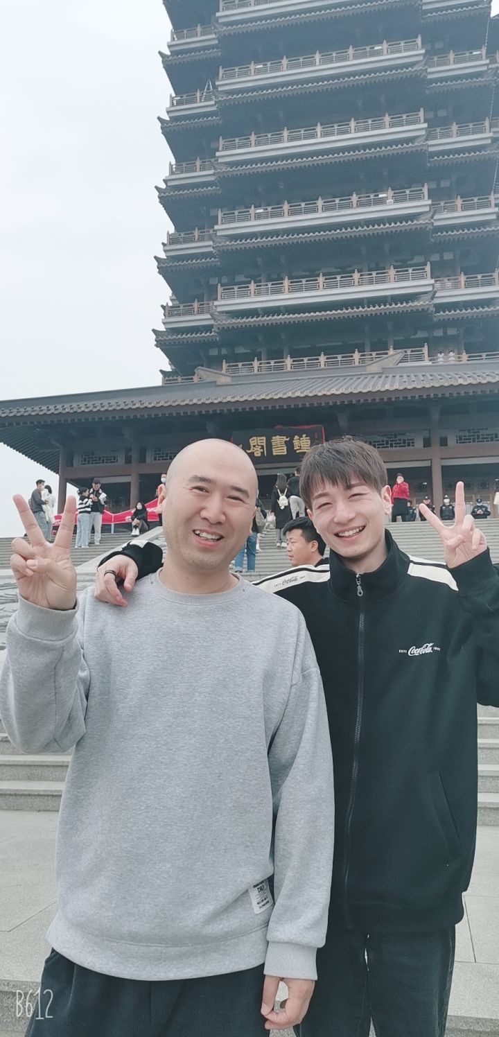 TC唐朝战队招线下赛队友截图