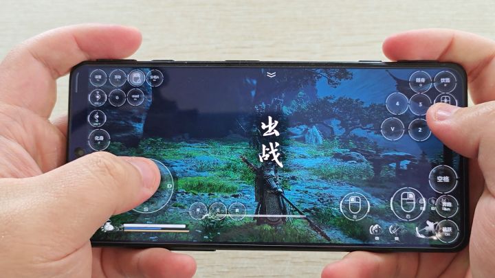 手机云玩黑神话悟空 激战小黄龙截图