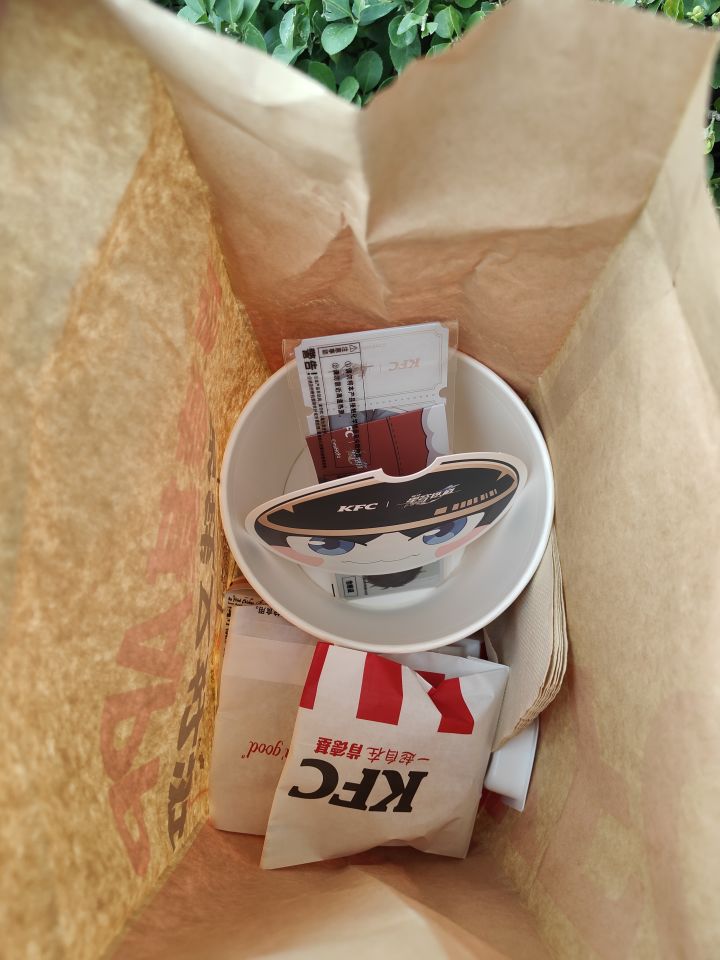 桶和食物是分开的，太酷辣！#崩坏星铁KFC联动截图