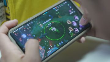 为保证测试感受，不推荐使用CPU主频2.2GHz，内存6G以下机型