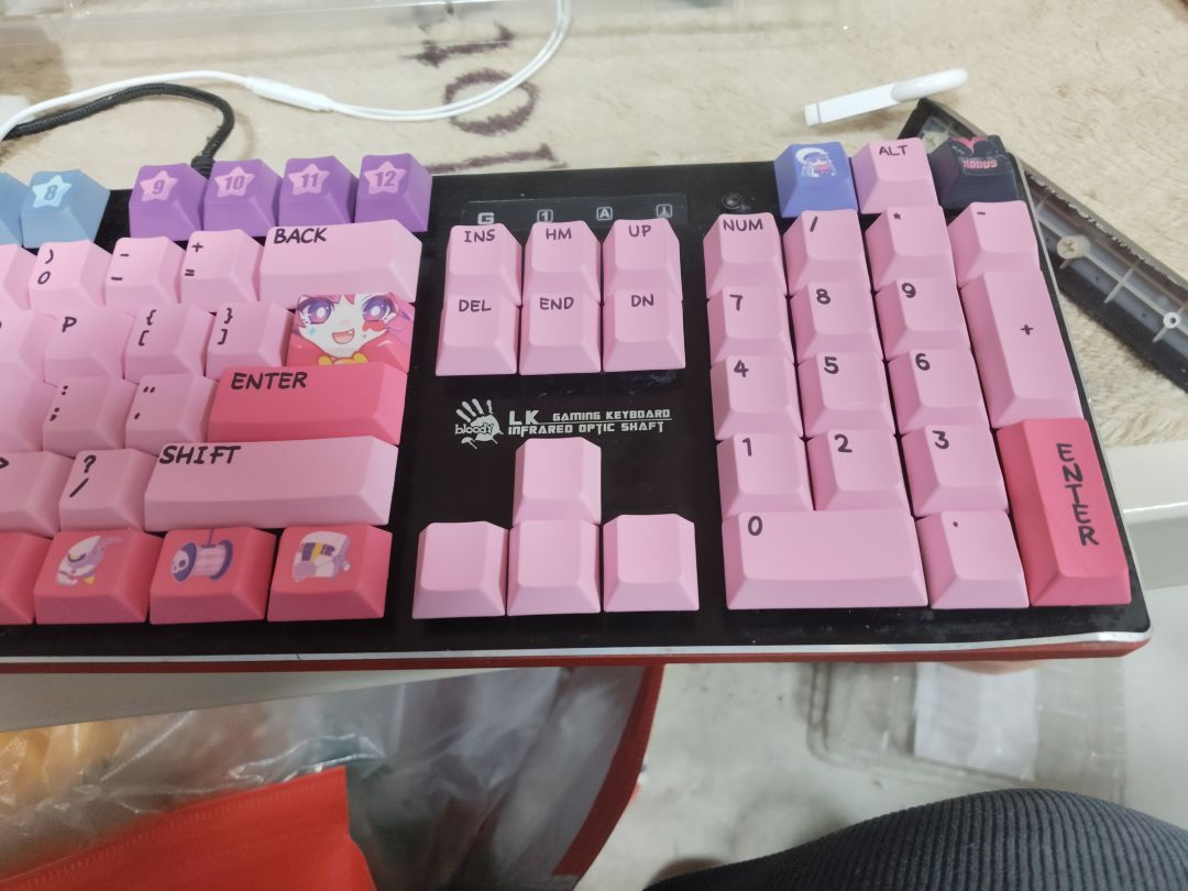 专门定制的键帽,看着挺舒服的 2