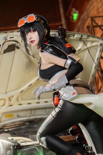 哥几个又来看钉枪妹啦？