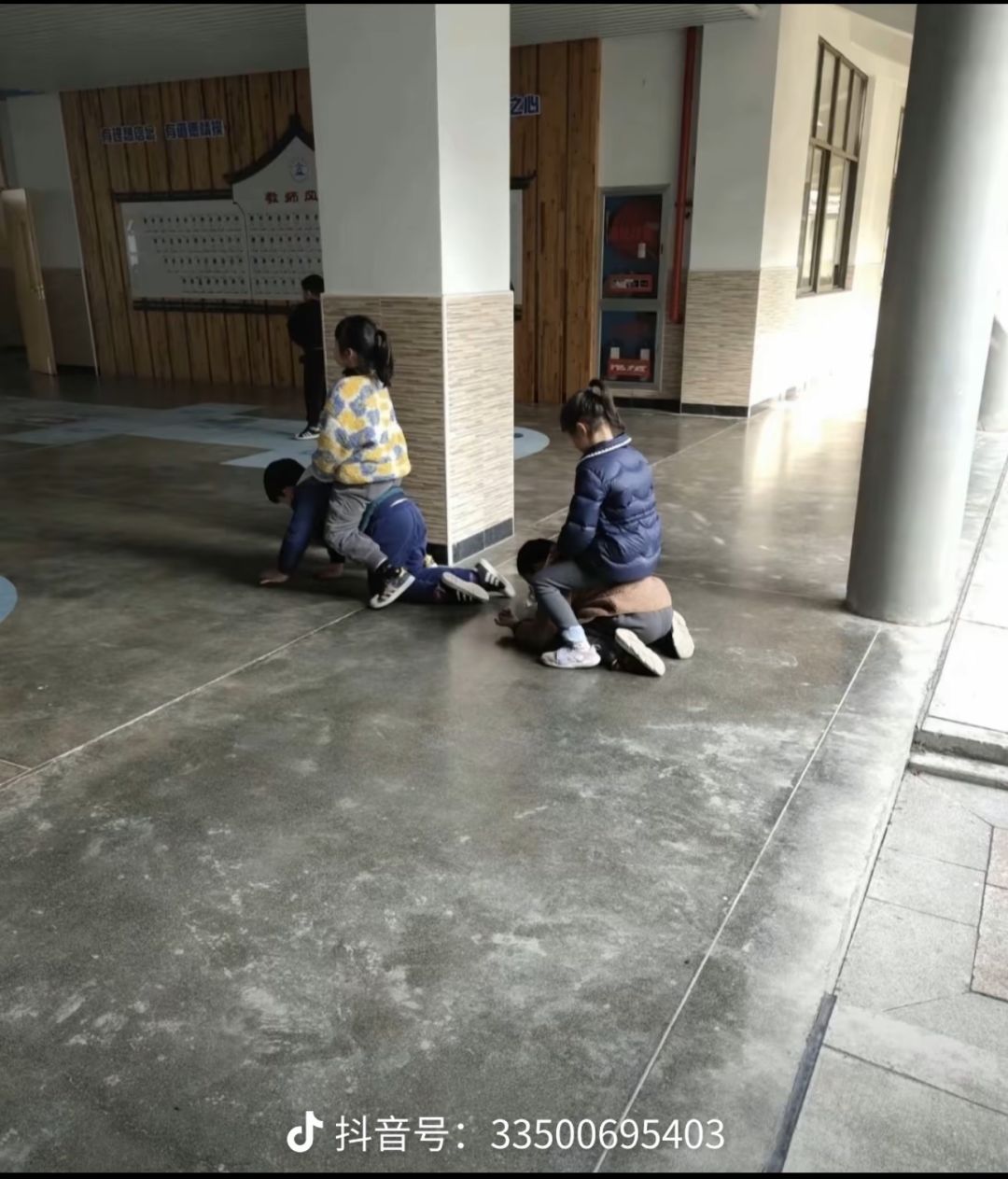 哈哈哈,今天去接儿子 1