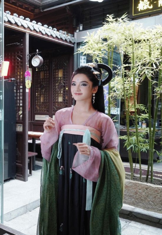 《黑神话》二姐再发COS照:明媚大气温婉如玉 2