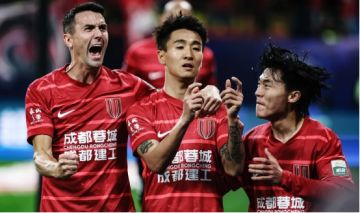 FC卡面故事 | 让足球变得有温度，中超联赛韦世豪（上）