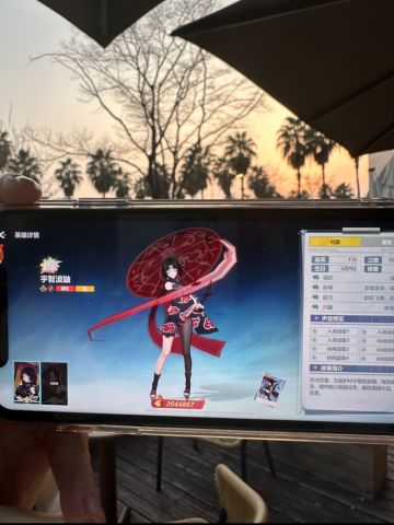 这个全员女角色的二次元手游终于出了！！！