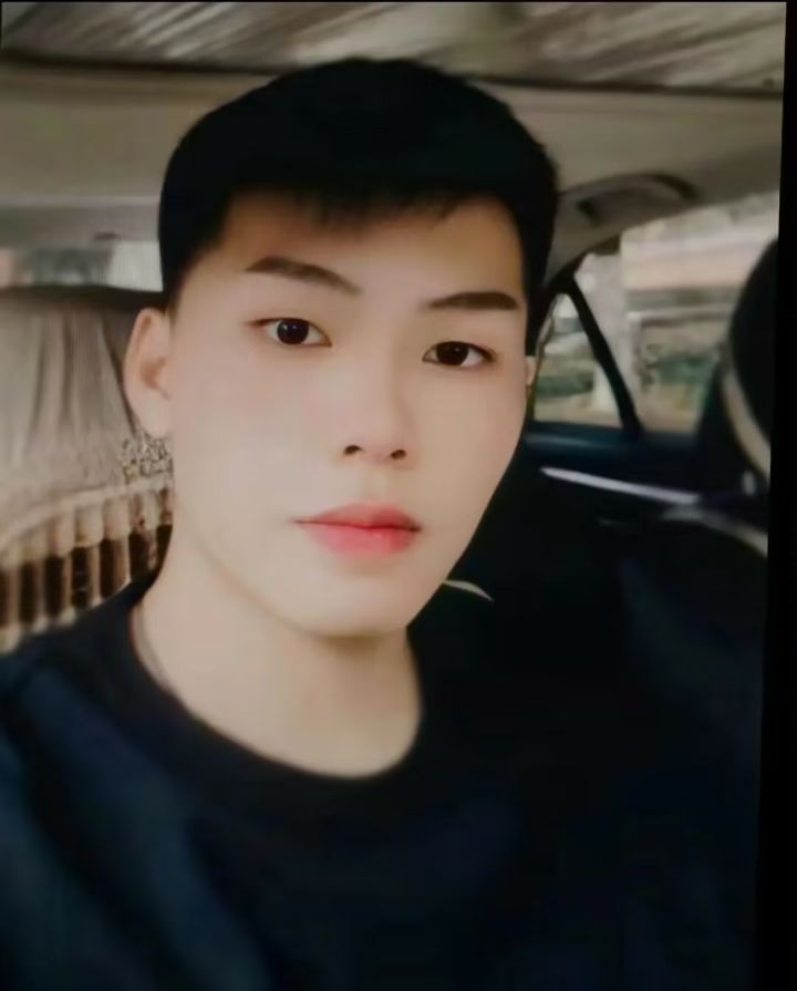 支持少前二,人形也有自己的生活,人形凭什么一定要和玩家恋爱?四斋别太看得起自己😡😡😡玩家不该事事都约束人形,难道你们就没有自己的生活吗?🥰🥰🥰截图
