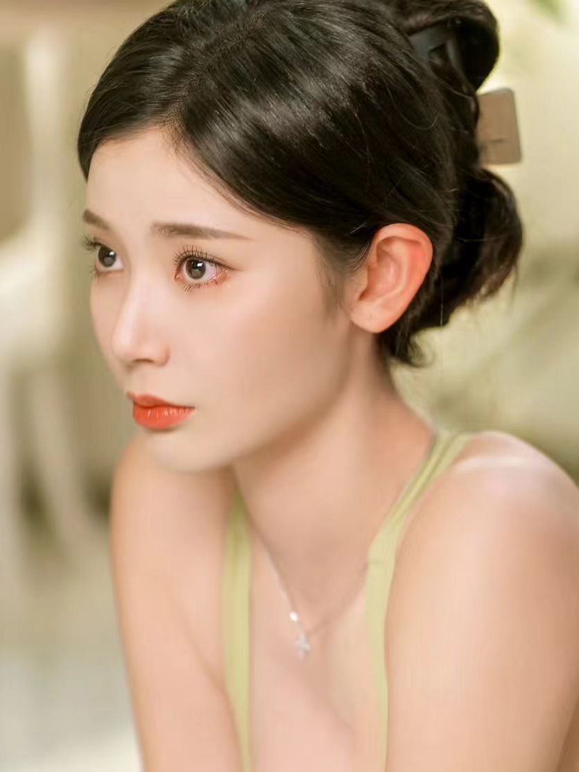爆火的真人美女互动游戏来了，想给浩浩妈一个家 2