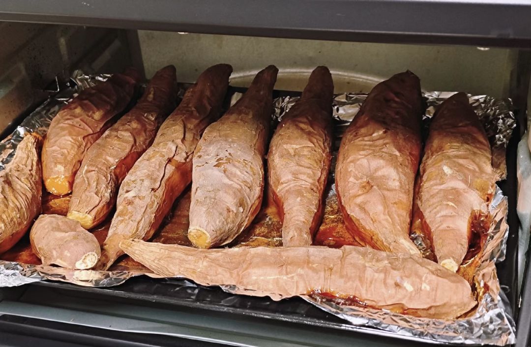 烤乳鸽、烤红薯、粉丝拌菠菜、凉拌莴苣 2