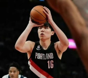 【NBA球讯】杨瀚森迎常规赛首秀，埃奇库姆马克西首战合砍74分！
