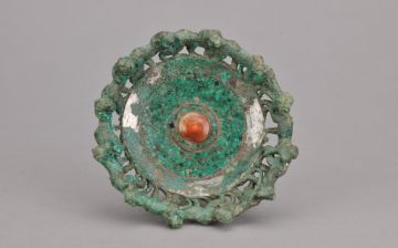 博物偃武丨猴影环生：一枚西汉扣饰中的千年追逐