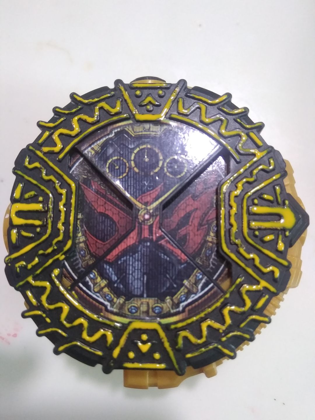 玩具掉色了,手工补色. 2
