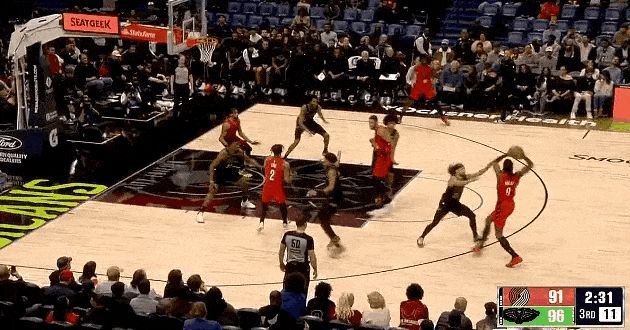 12月12日NBA赛事精彩瞬间截图