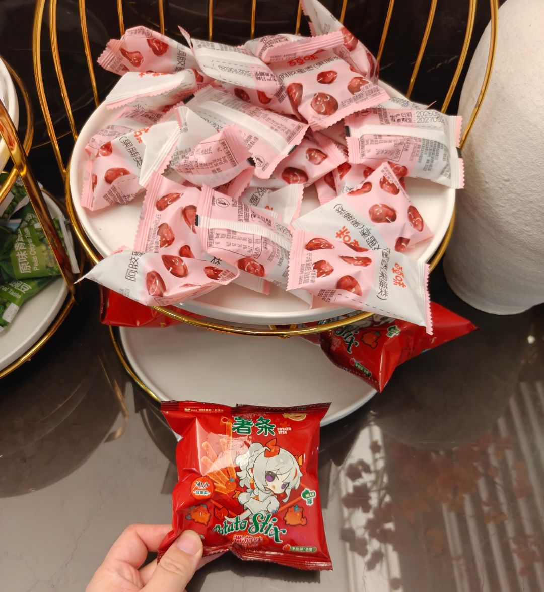 商务候车室也能看见上好佳联动是何意味 2