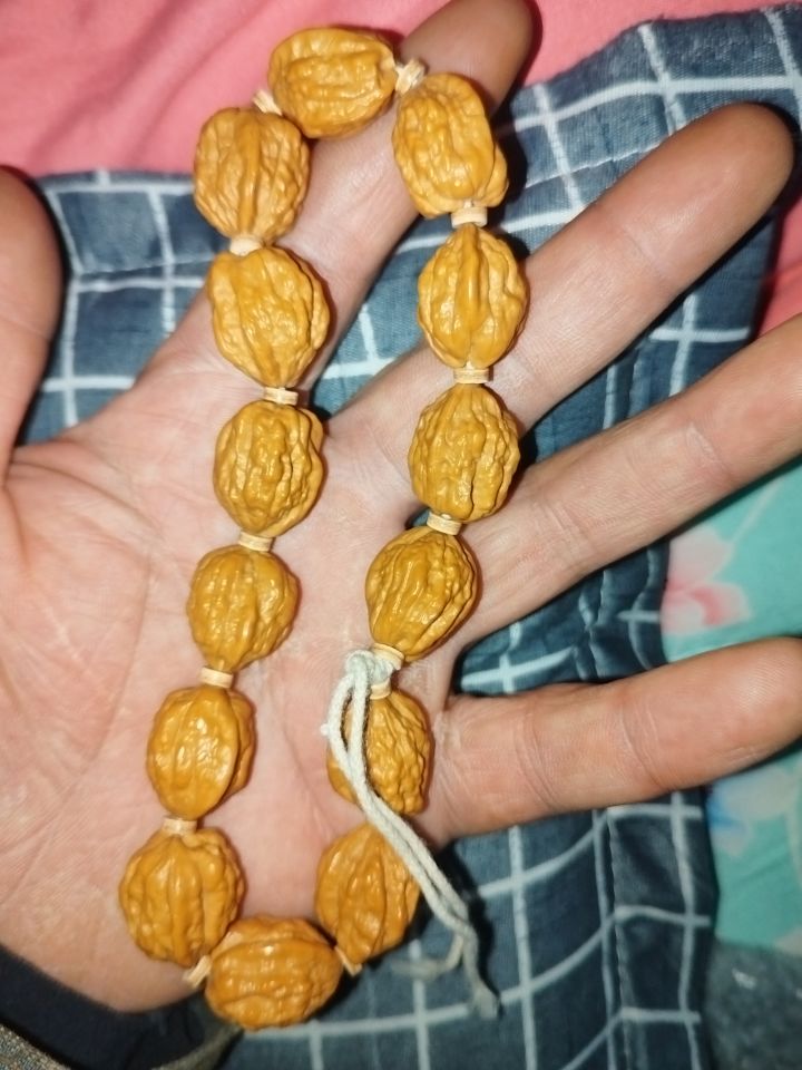 属性问题选择哪个水果?截图
