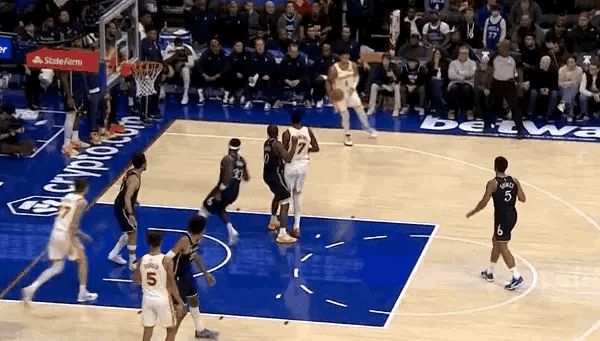 12月1日NBA赛事精彩瞬间截图