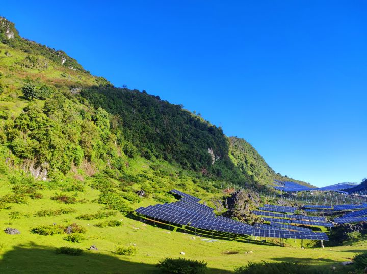 在这样的地方打游戏也是一种享受，就是屏幕有点反光截图
