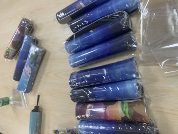 开始打包，邮寄周边啦~