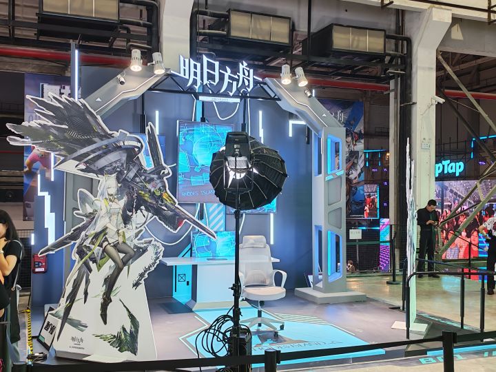 明日方舟 taptap展台截图