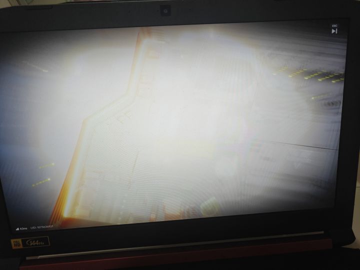 挺无语的，抽卡抽了个闪光弹截图