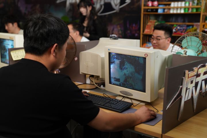 玩家vs卧龙巅峰对决,精彩PK快来看!截图