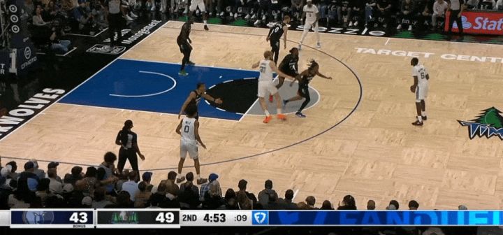 12月18日NBA赛事精彩瞬间截图