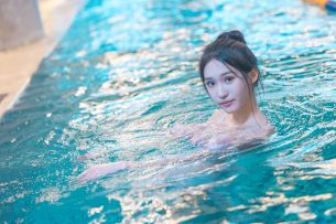 看什么看，快来游泳！ 《莫比乌斯之恋》主角：林溪言 个人档案